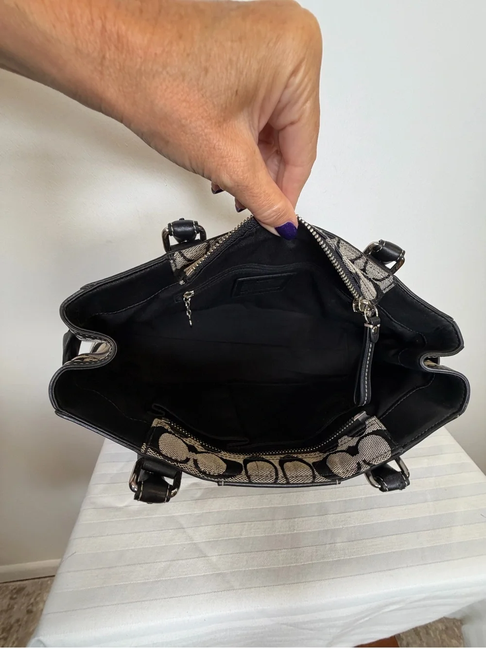 COACH | Vintage ‘Hampton’ Signature Monogram Black & Gray Bag Leather Trim - Picture 14 of 15